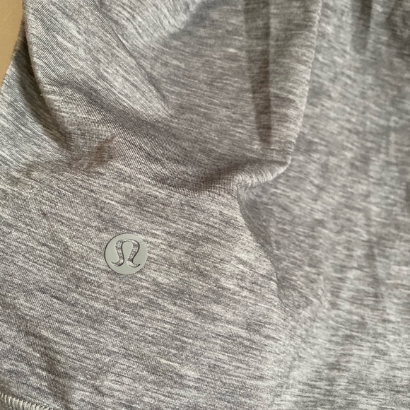 Lululemon Get Set Short Sleeve Size 6 in Heathered Core Medium Grey - Picture 3 of 6